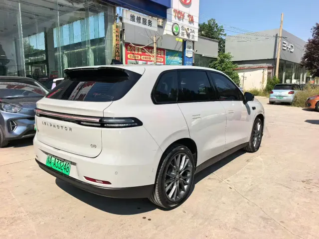 Leapmotor C10 — Фото автомобиля 9