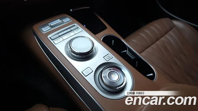 Genesis GV70 2.5T Бензин 2WD — Фото автомобиля 9
