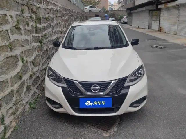 Nissan Tiida — Фото автомобиля 2