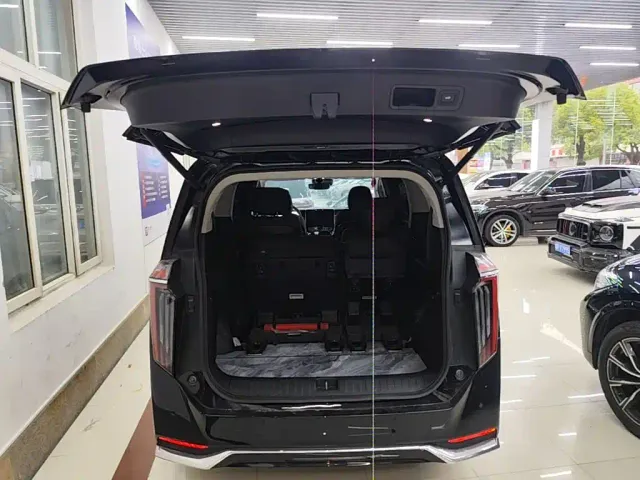 GAC Trumpchi M8 — Фото автомобиля 18