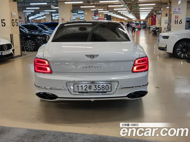 Bentley Flying Spur — Фото автомобиля 6