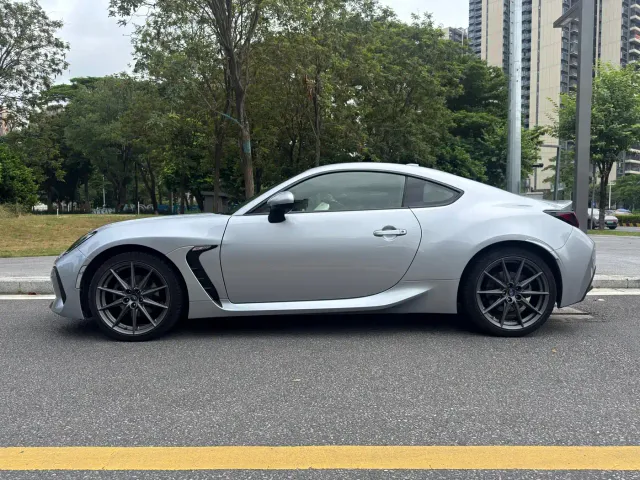 Subaru BRZ — Фото автомобиля 4