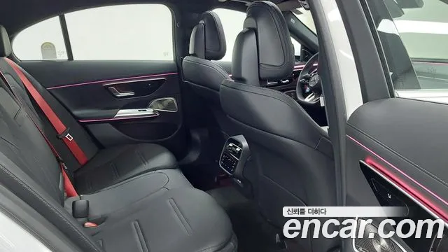 Mercedes-Benz E-Class — Фото автомобиля 10