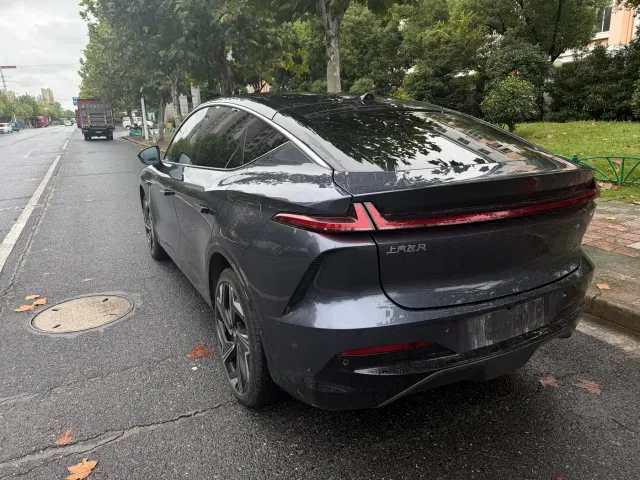 Roewe Feifan R7 — Фото автомобиля 9