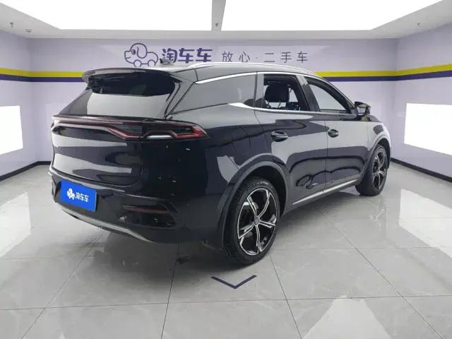BYD Tang — Фото автомобиля 3