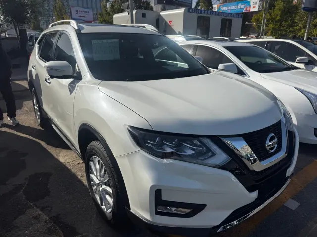 Nissan X-Trail — Фото автомобиля 3
