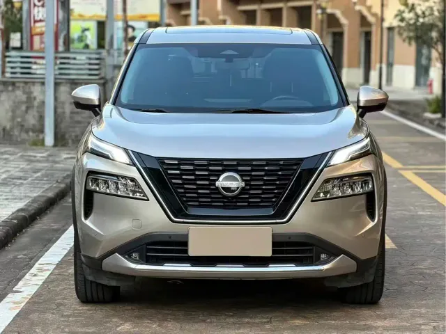 Nissan X-Trail — Фото автомобиля 2