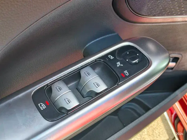 Mercedes-Benz C-Class — Фото автомобиля 12