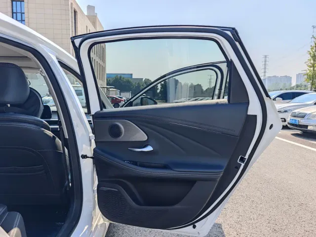 Chery Arrizo 8 — Фото автомобиля 15