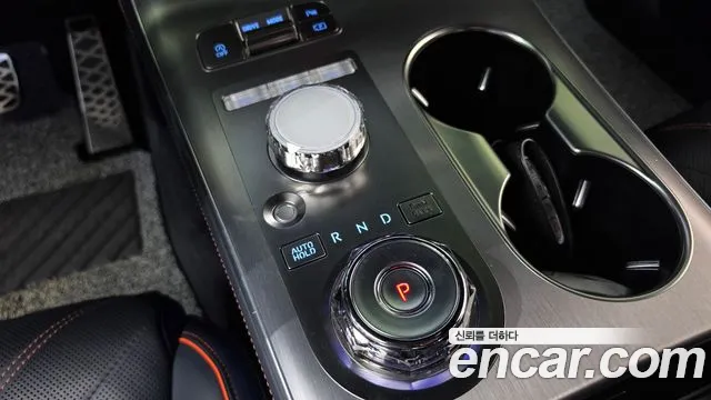 Genesis GV70 — Фото автомобиля 12