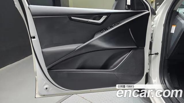 Kia Niro The All New — Фото автомобиля 13