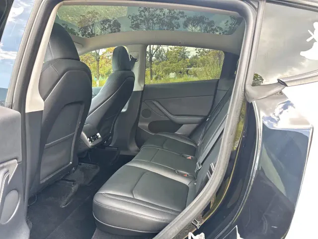 Tesla Model Y — Фото автомобиля 7