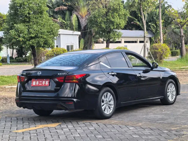 Nissan Teana — Фото автомобиля 13