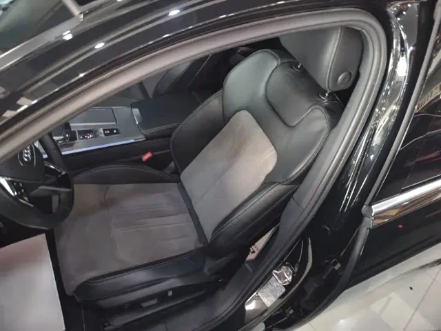 Audi A6L — Фото автомобиля 10