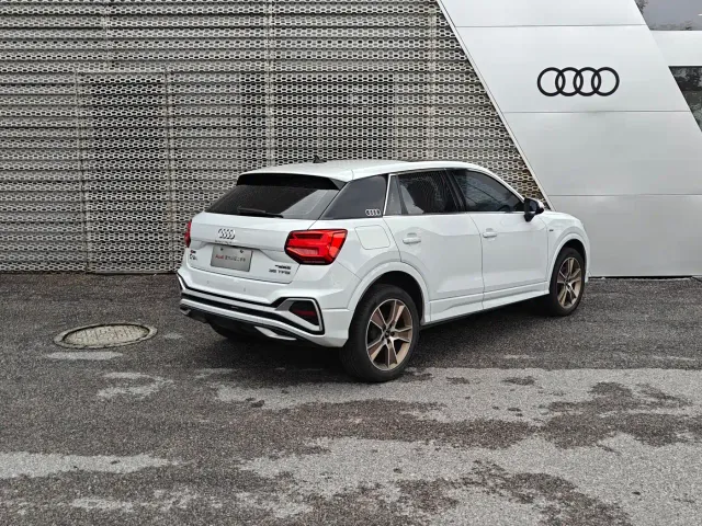 Audi Q2L — Фото автомобиля 4