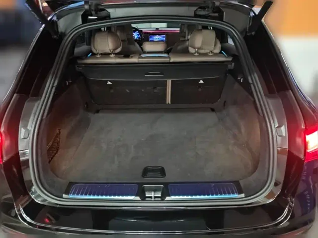 Mercedes-Benz EQE SUV — Фото автомобиля 23