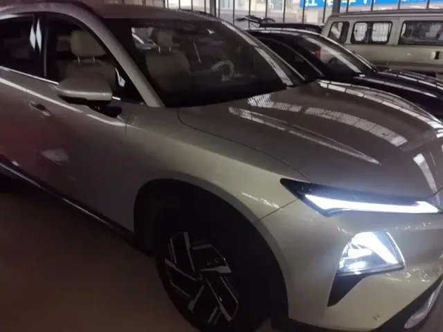 Wuling Starlight S — Фото автомобиля 3
