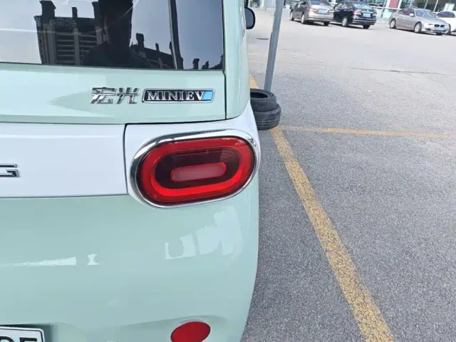 Wuling Hongguang Mini EV — Фото автомобиля 7