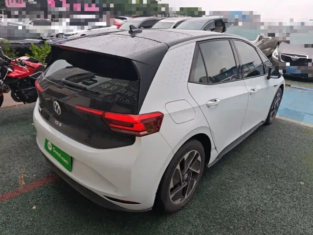 Volkswagen ID.3 — Фото автомобиля 6