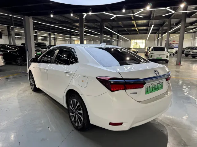 Toyota Corolla Twin Engine E+ — Фото автомобиля 10