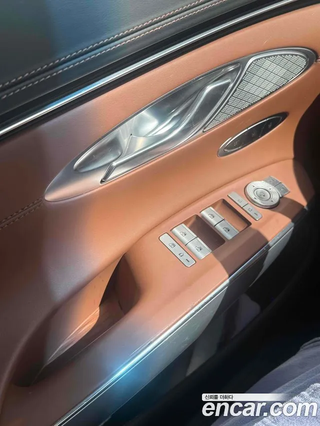 Genesis GV70 — Фото автомобиля 15