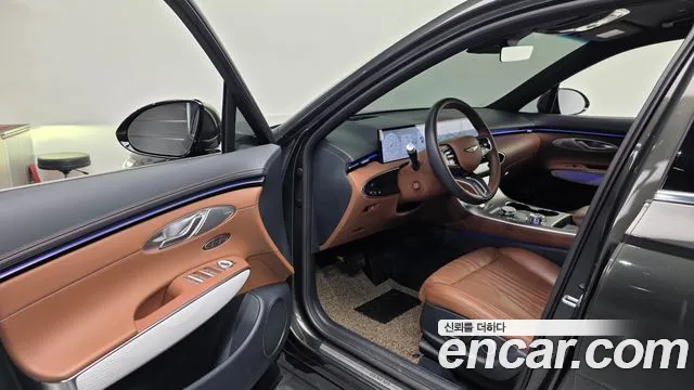 Genesis GV70 2.5T Бензин AWD — Фото автомобиля 8