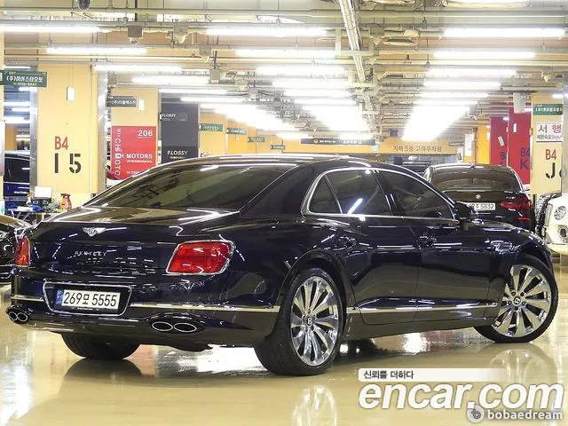 Bentley Flying Spur — Фото автомобиля 3