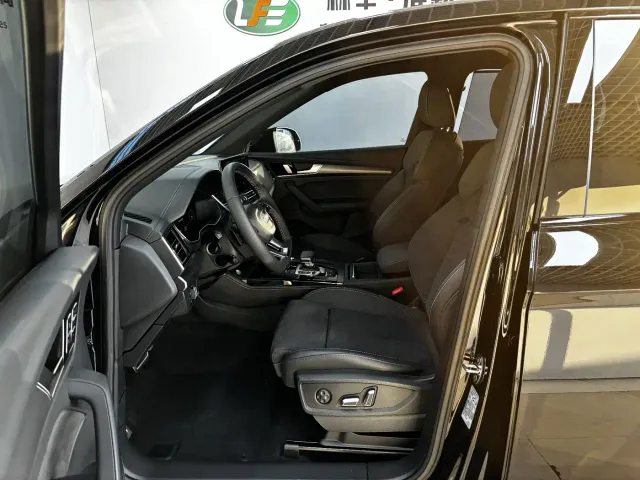 Audi Q5L Sportback — Фото автомобиля 12