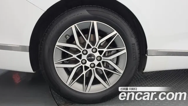 Genesis G80 Бензин 2.5 турбо AWD — Фото автомобиля 3