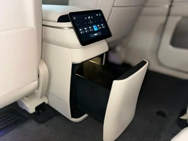 Nio ES8 — Фото автомобиля 9