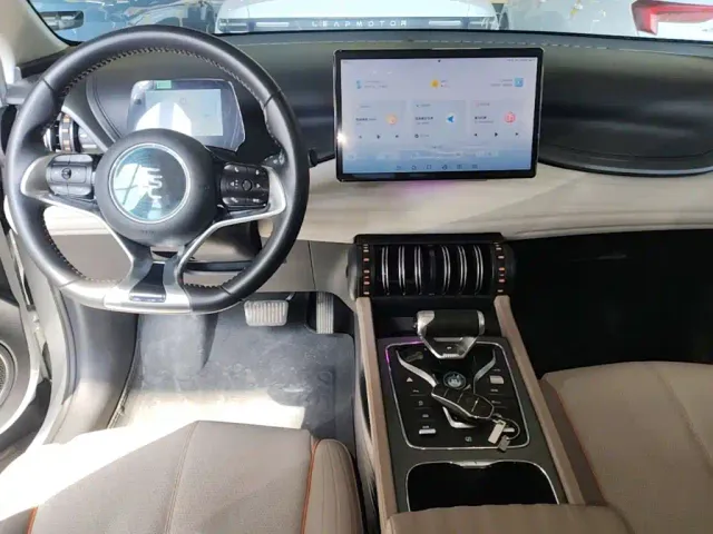 BYD Yuan PLUS — Фото автомобиля 9