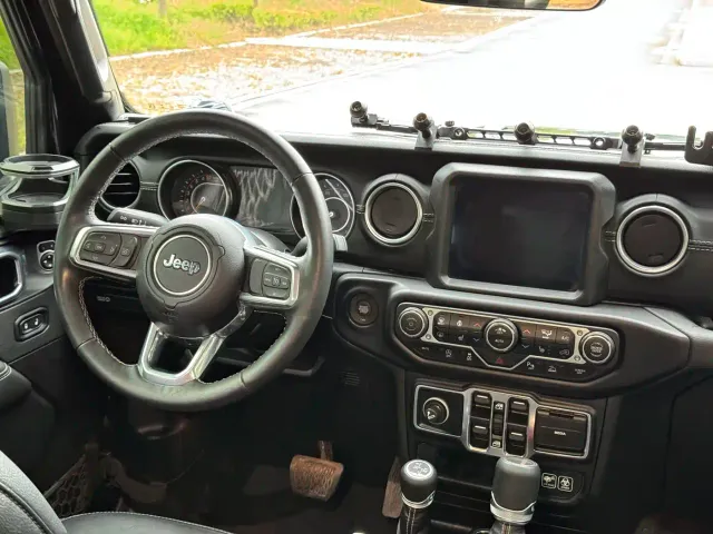 Jeep Gladiator — Фото автомобиля 13