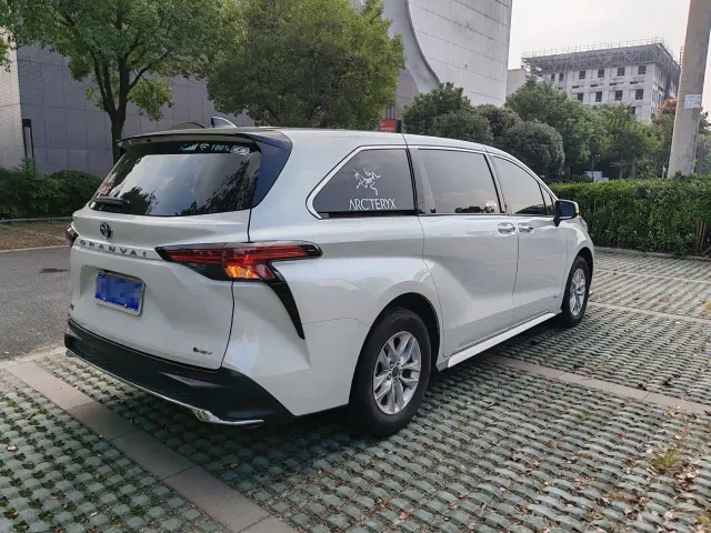 Toyota Granvia — Фото автомобиля 2