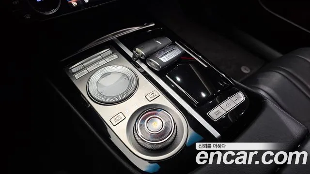 Genesis G80 Бензин 3.5 турбо AWD — Фото автомобиля 4