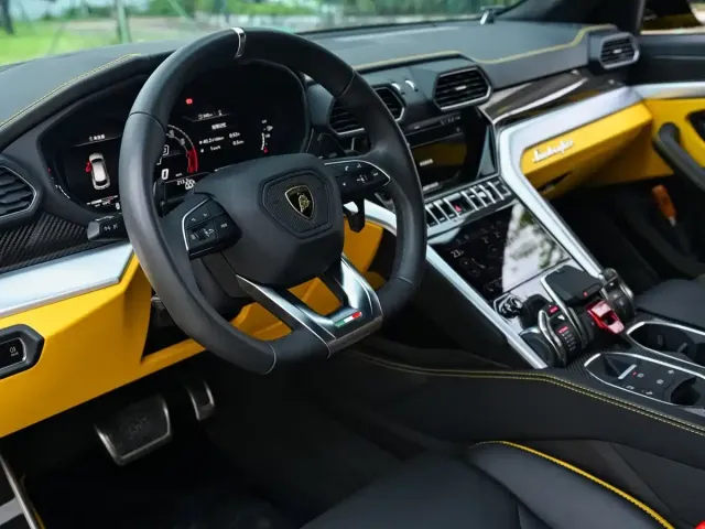 Lamborghini Urus — Фото автомобиля 6