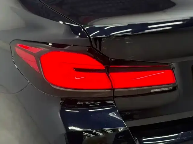 BMW 5 Series — Фото автомобиля 12