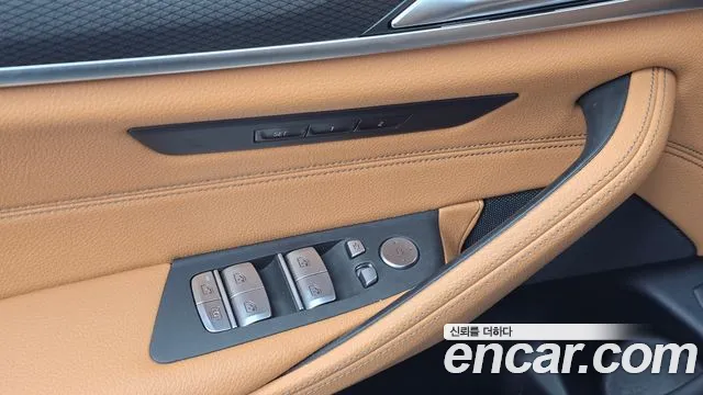 BMW 5 Series G30 — Фото автомобиля 28