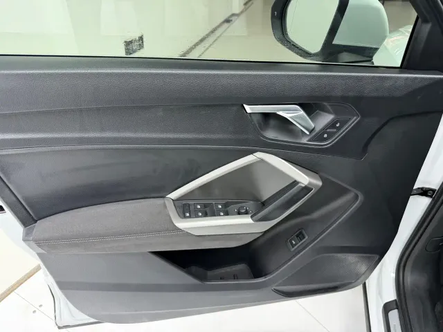 Audi Q3 — Фото автомобиля 11