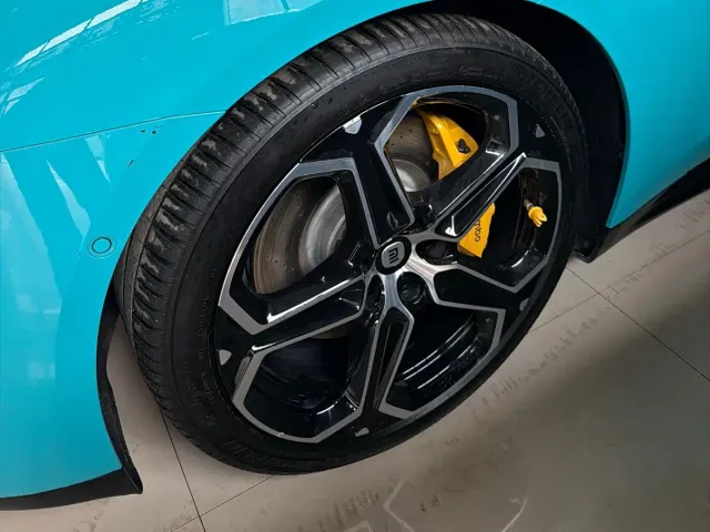 Xiaomi SU7 — Фото автомобиля 11