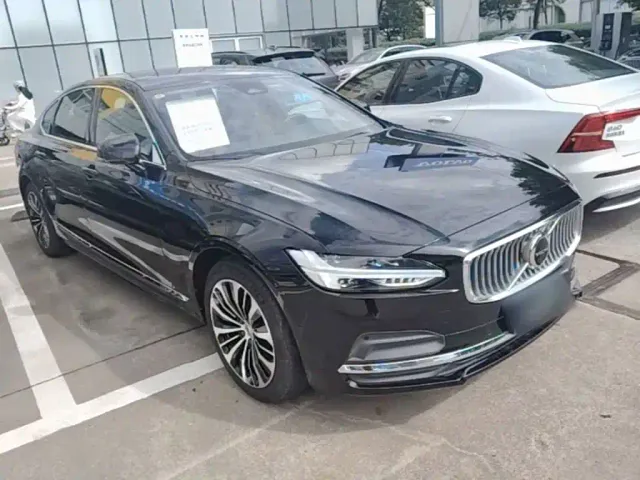 Volvo S90 — Фото автомобиля 3