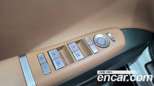 Hyundai Grandeur Grandeur (GN7) 2.5 Бензин 2WD — Фото автомобиля 27