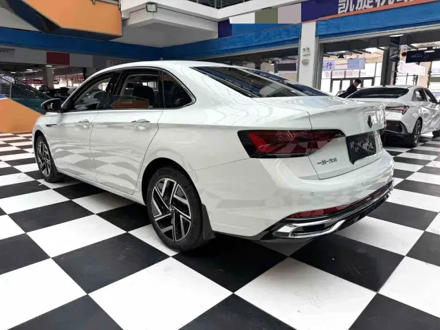 Volkswagen Sagitar — Фото автомобиля 14