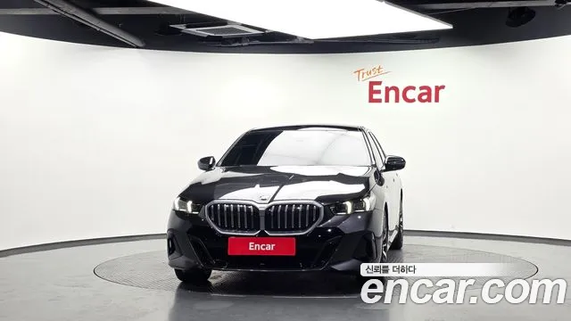BMW 5-Series 5 серия (G60) 530i xDrive M Sport — Фото автомобиля 3