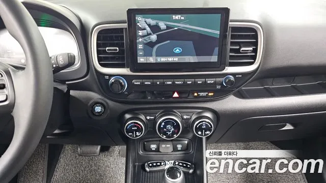 Hyundai Venue — Фото автомобиля 18