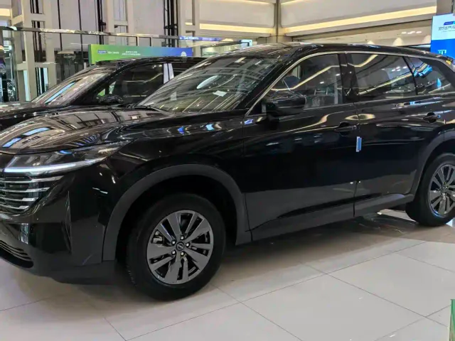 Nissan Terra — Фото автомобиля 5