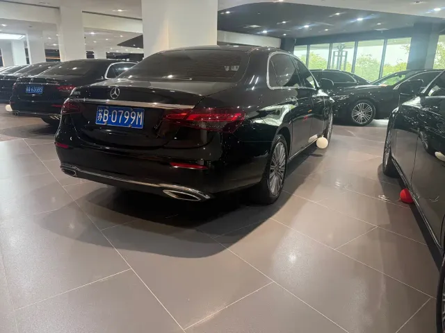 Mercedes-Benz E-Class — Фото автомобиля 5