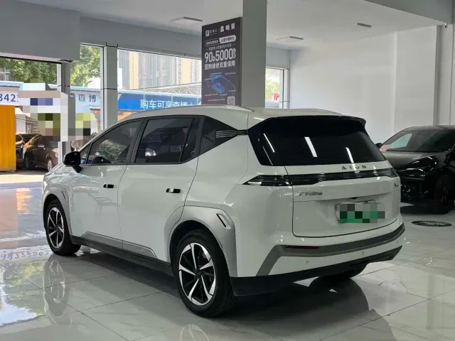 GAC Aion Y — Фото автомобиля 10