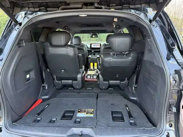 Toyota Sienna — Фото автомобиля 17