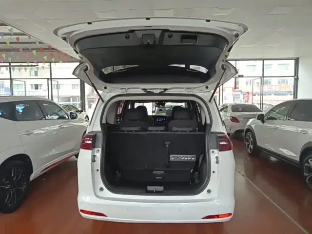 GAC Trumpchi M6 — Фото автомобиля 18