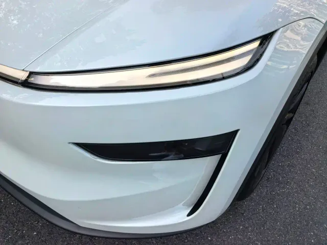Tesla Model Y — Фото автомобиля 19